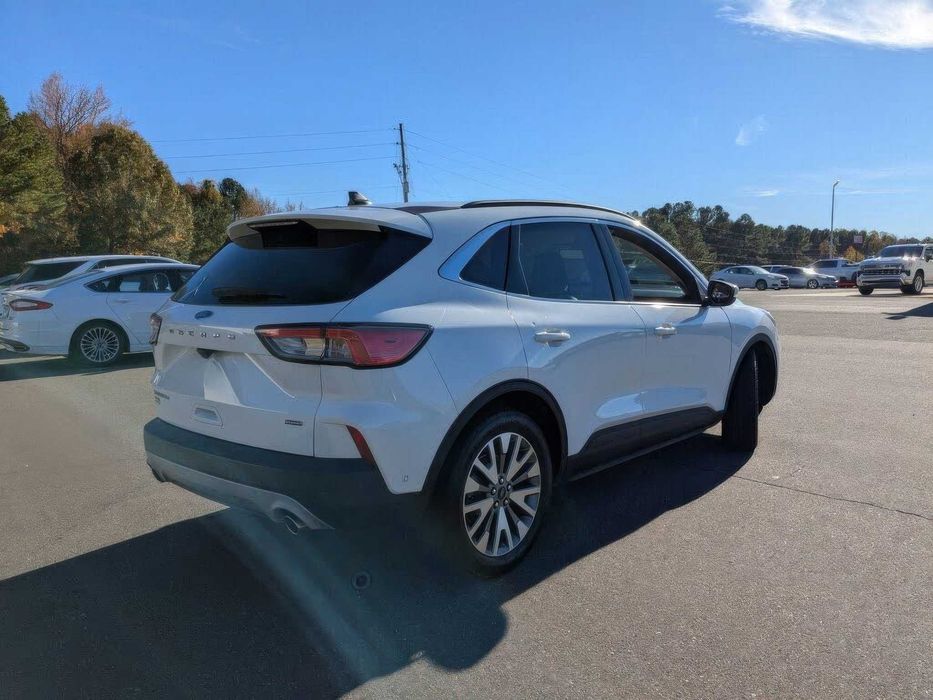 Ford Escape Hybrid Titanium      2020