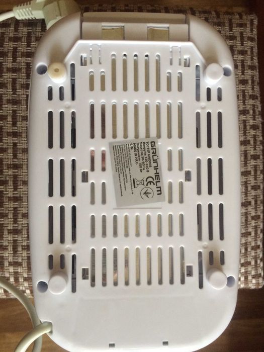 Тостер Grunhelm GWD008