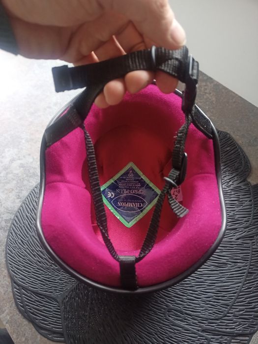 Kask do jazdy konnej Jokejski Champion Pro kask jeździecki  jak toczek