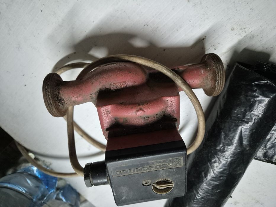 Pompa  Grundfos  UPS 25-40