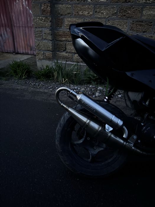 Yamaha aerox str8