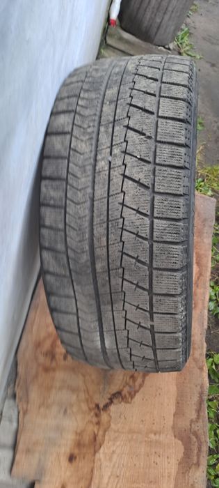 Продам гумму Bridgestone Blizzak VRX 225/50/17