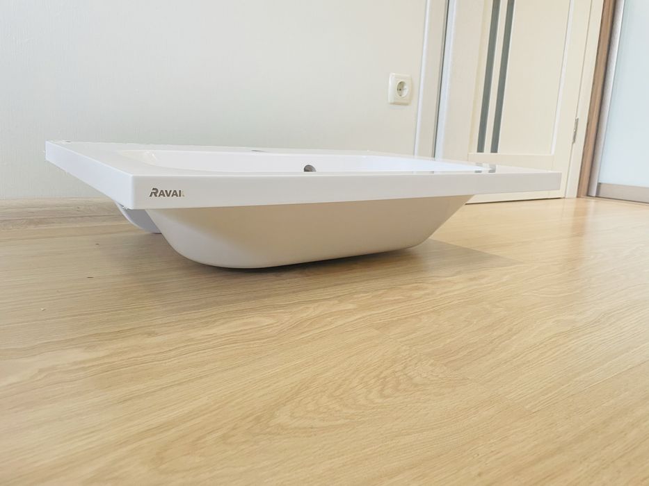 Умывальник Ravak 700x500 мм