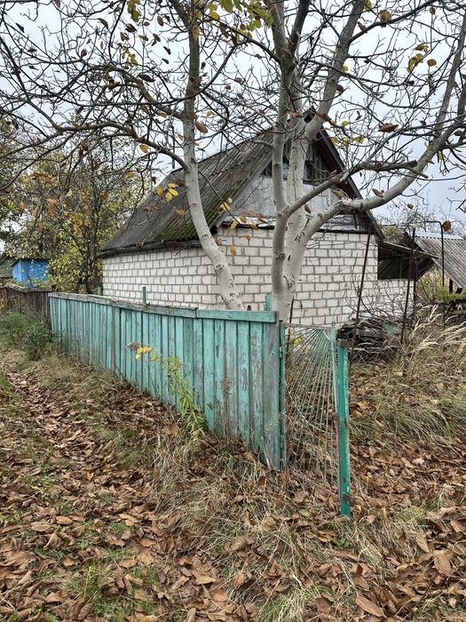 Будинок та земельна ділянка, Звягель терміновий продаж