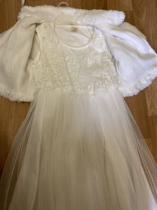 Плаття біле нове на дівчинку і шубка