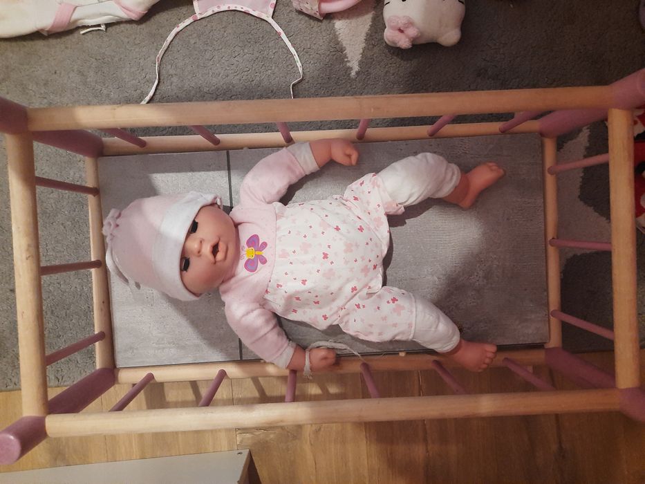 Kołyska dla lalek + lalka baby born +ubranka + Hello Kitty