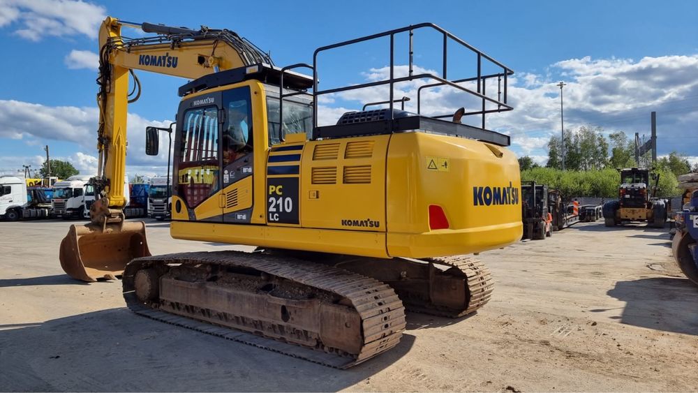 Продам экскаватор Komatsu PC 210 LC , 2018 г