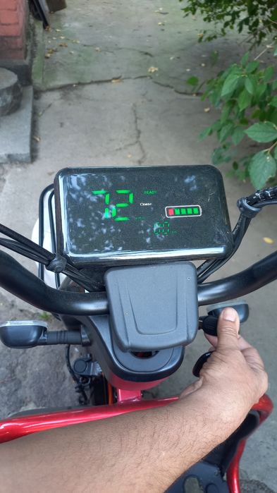 Электроскутер трицикл  SIG77