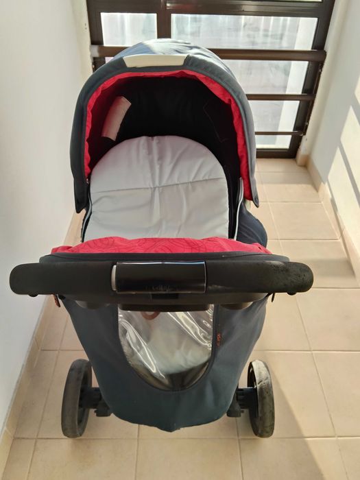 Carrinho e alcofa para bébé e criança