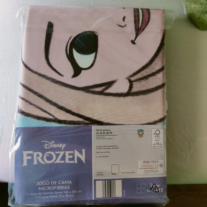 Jogo de cama para quarto de solteiro está novo é da Frozen