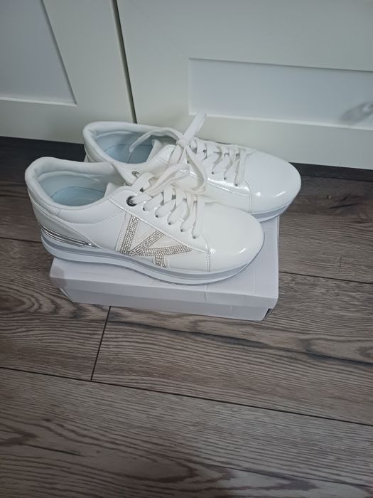 Białe snakersy z cyrkoniami  srebrnymi