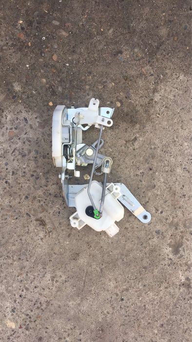 Замок ляди Mitsubishi Pajero Wagon Мітсубісі Паджеро