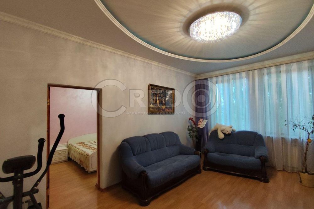 Продаж великої 3кімнатної квартири з "автономкою". Покровський район.