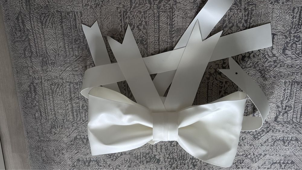 Бант на машину( декорация)