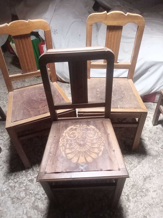 Cadeiras  antigas de madeira