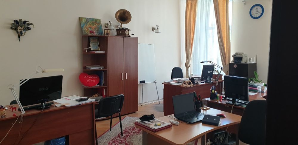 Продаж офісу в центрі 115м2 вул.І.Франка 14. Гарантовано 2 паркомісця