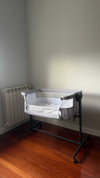 Berço co-sleeping Kindergarten em ótimo estado