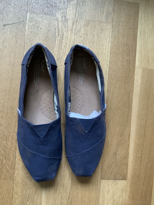 Buty TOMS M11 eu 44 29 cm z defektem  opis