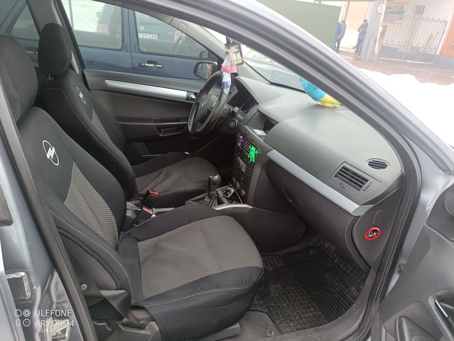 Продам автомобіль Опель Астра Н