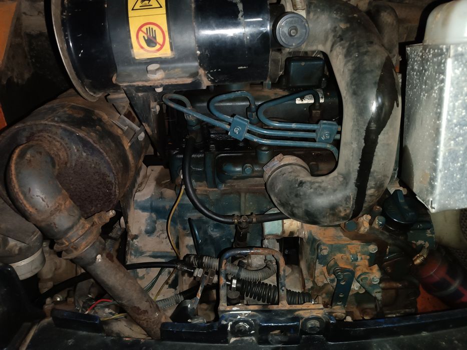 Mini giratória hitachi 1.8t