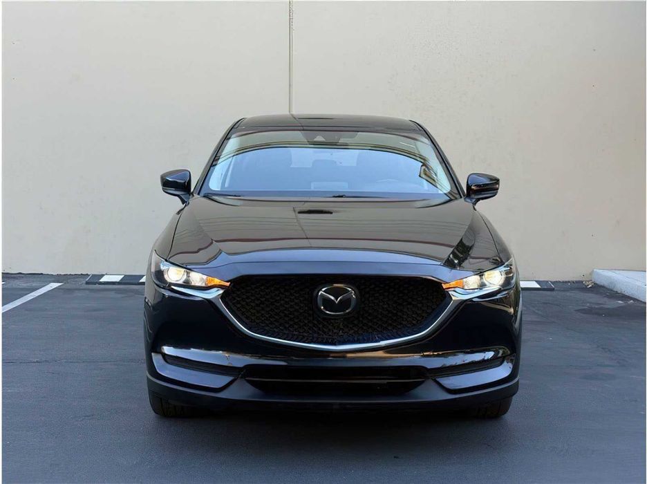 Mazda CX-5 Touring      2018