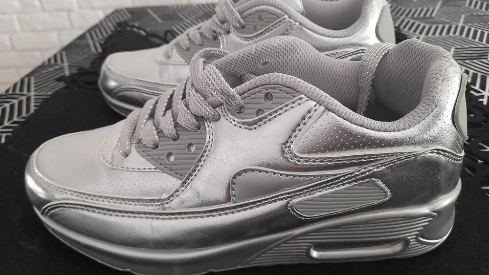 Buty sportowe NOWE  37