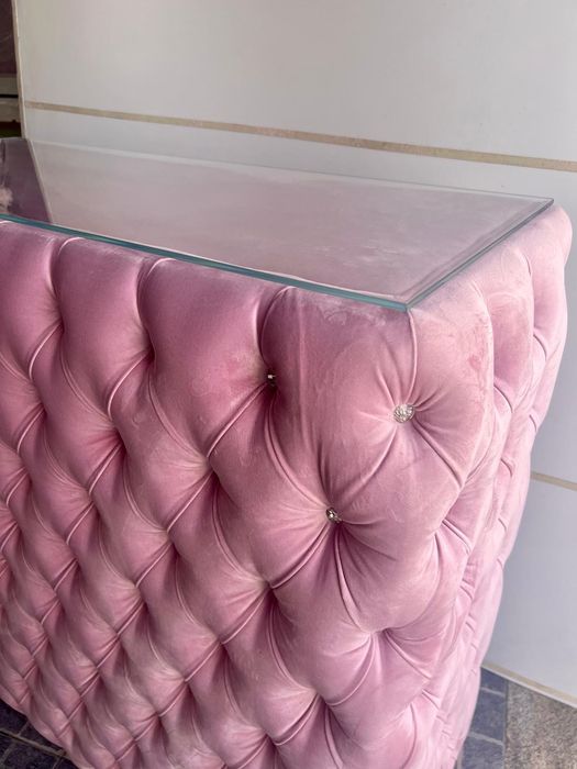 Balcão em capitoné cor de rosa