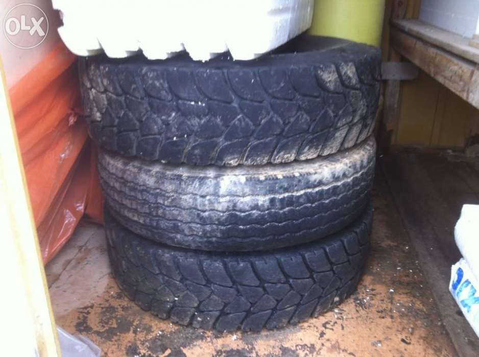 Varios pneus camiao 315/80/22.5 2 de Xico todos 50€ cada para desocupa