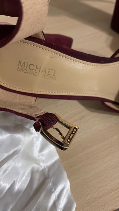 Продам босоніжки michael kors оригінал