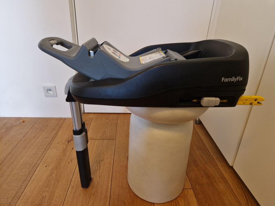 Fotelik Maxi-Cosi CabrioFix (0-13 kg) + Baza ISOFIX FamilyFix