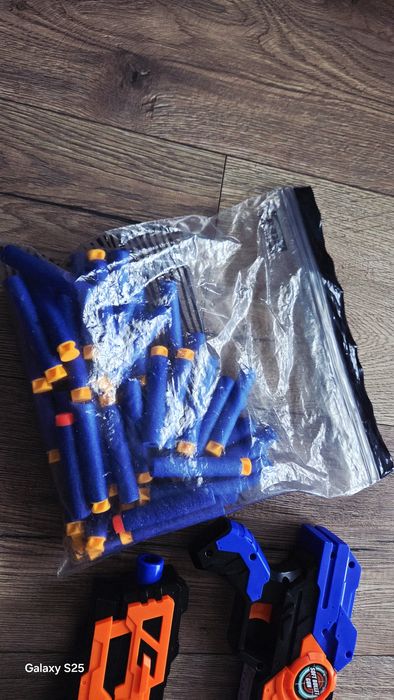 Nerf pistolety i naboje