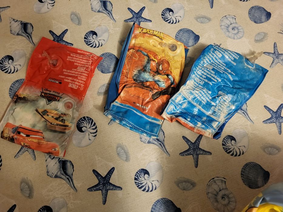 Boias, bolas es preguicadeira, para a piscina ou praia