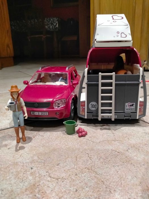 Samochód z przyczepą Schleich