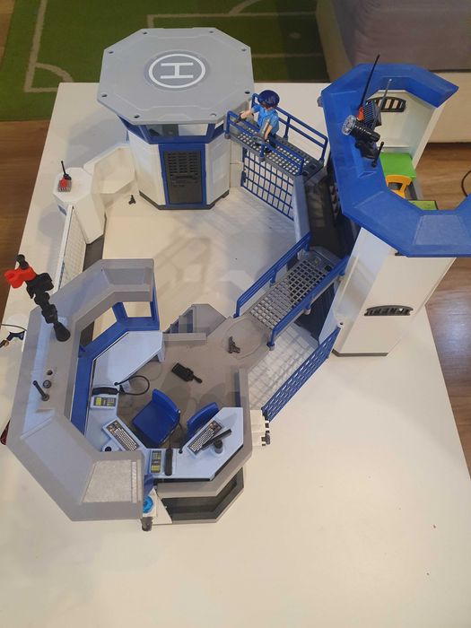 Komisariat policji z wiezieniem Playmobil