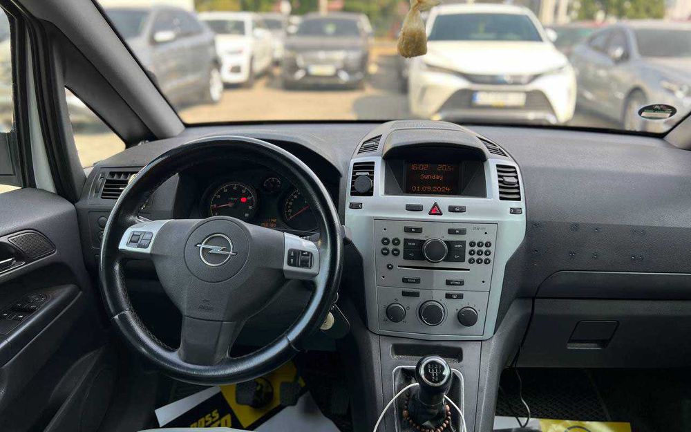 Opel Zafira 2009 року