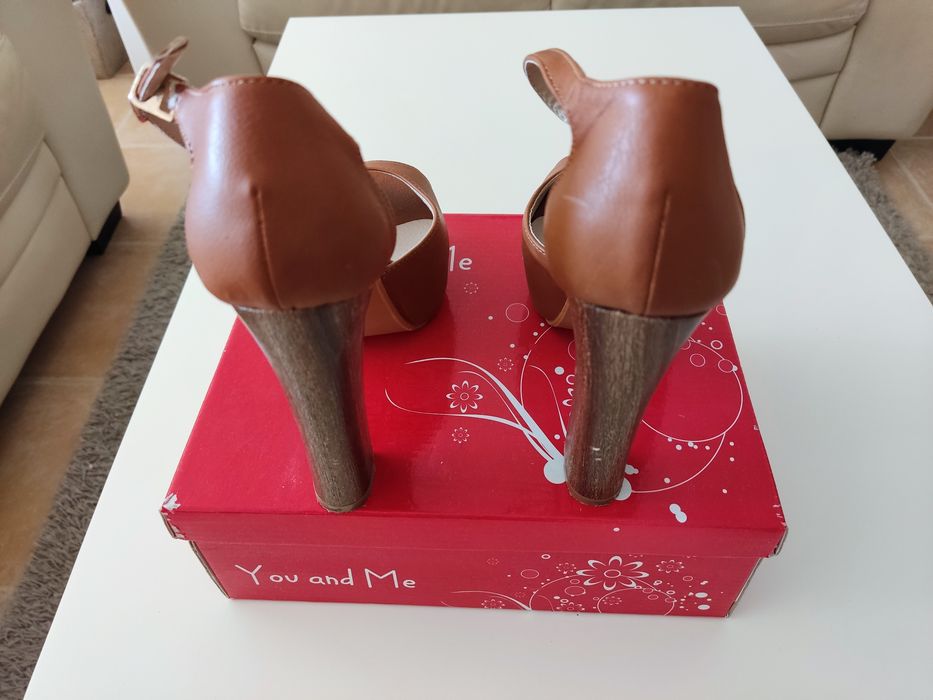 Sapatos de senhora, Tacão muito alto, tam 36, como novo.
