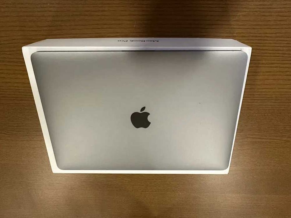 Macbook Pro 13" 256Gb Touch Bar Space Gray Caixa