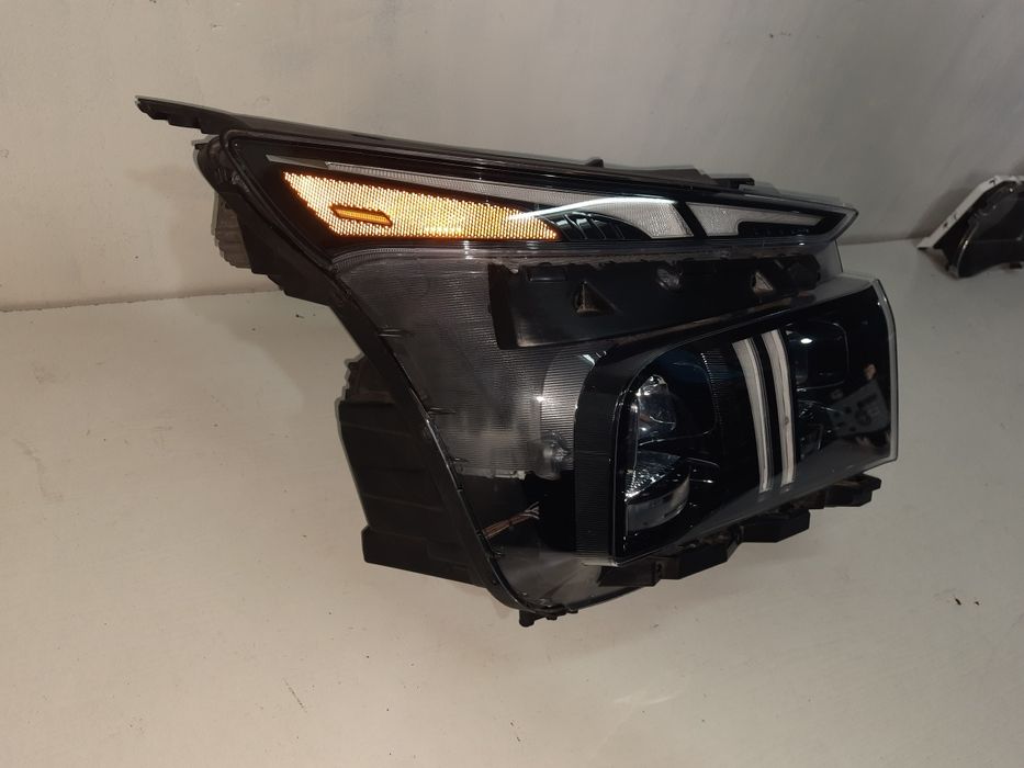 Фара Hyundai Santa Fe 2022 правая Led ДХО USA