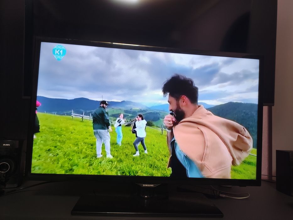 Продам Smart-tv  Samsung UE32F5300AKXUA