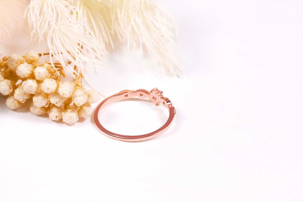 Кольцо из красного золота с розовым фианитом