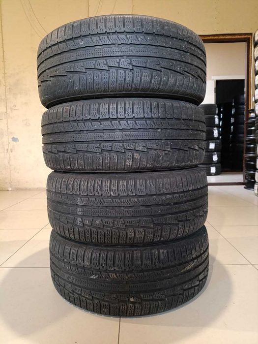 Комплект шин б/у 235/55R17 103V XL Nokian WR A3