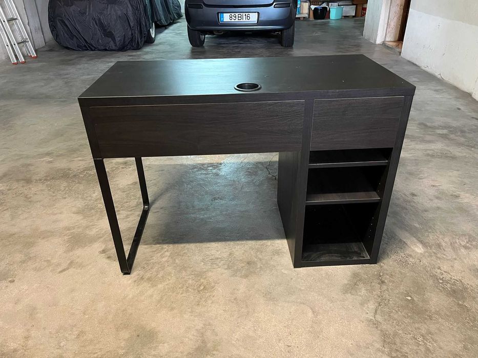 IKEA Desk (Black/Brown)64309870184067121