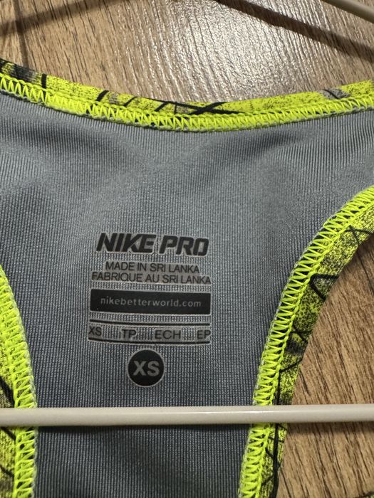 Sportowy biustonosz Nike Pro XS neon lime treningowy