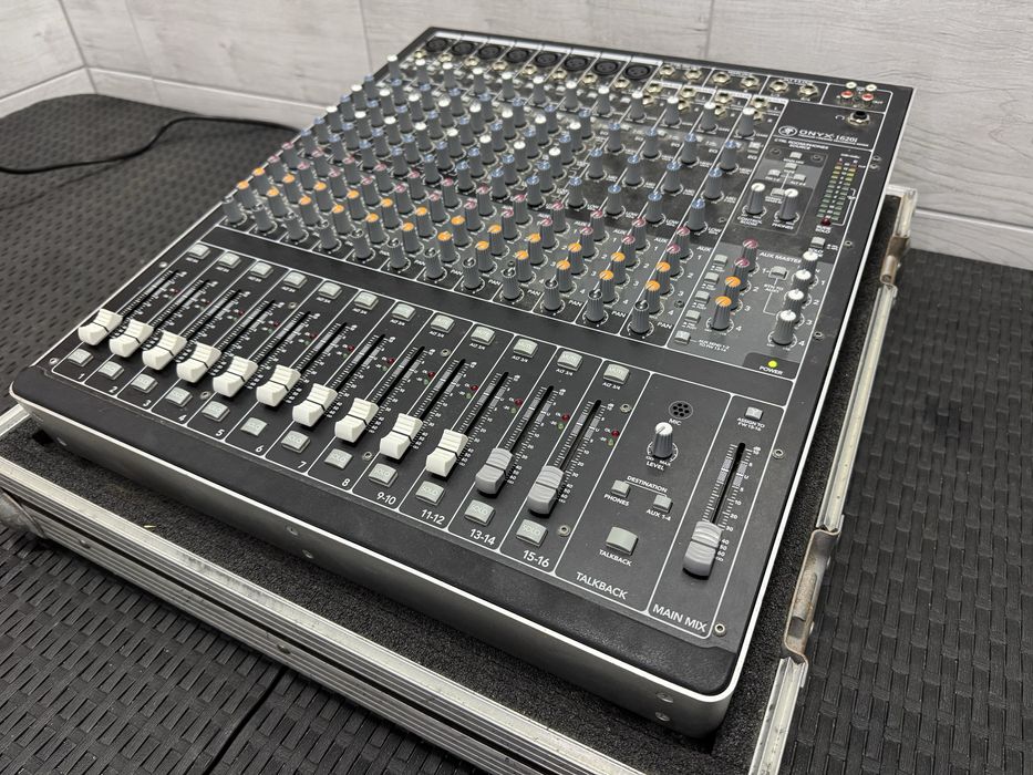 Mixer Mackie 1620i firewire okazja delikatny defekt opcjonalnie case