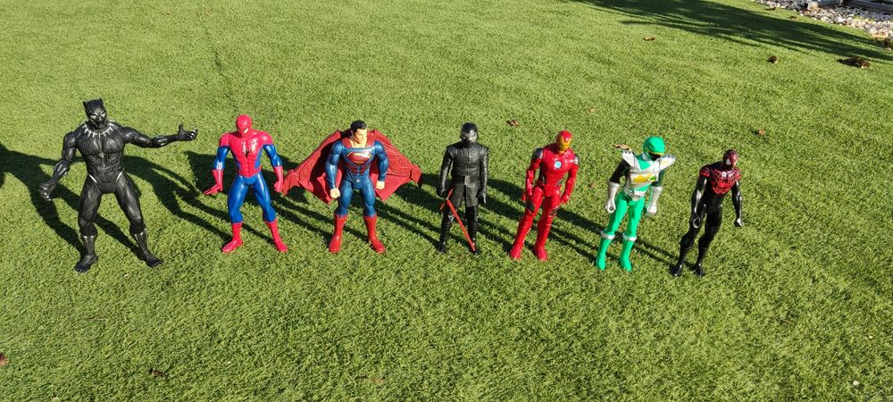 Bonecos figuras Marvel DC star wars 30cm