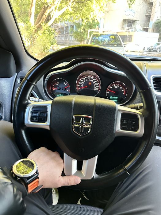 Продам Dodge avenger