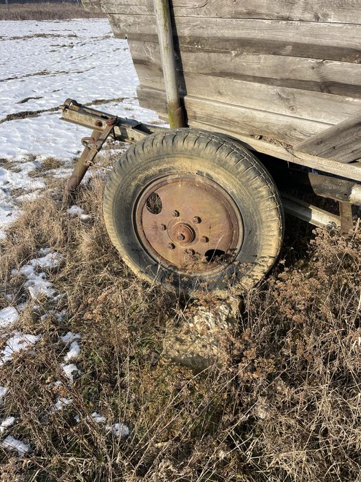 Wóz drewniany kola pompowane