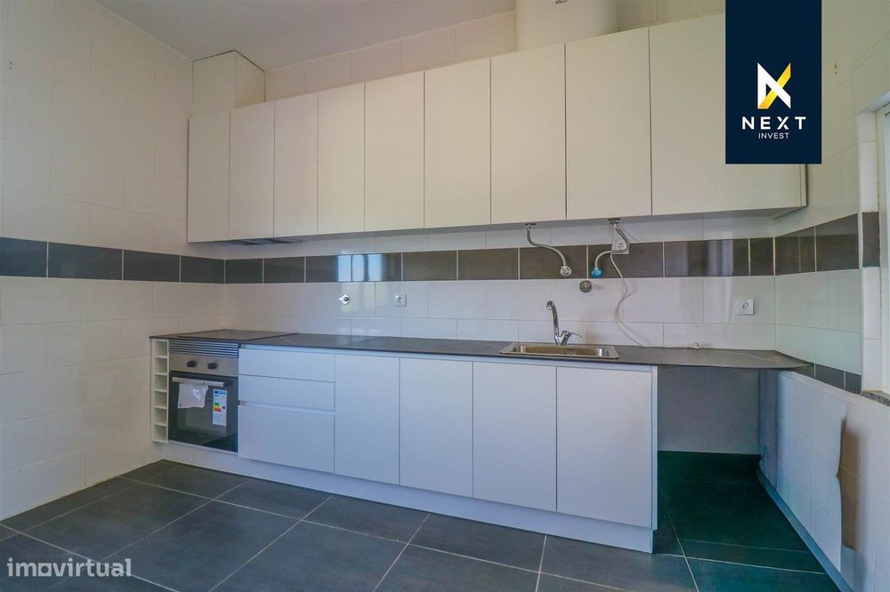 T3 Apartment House in Mundão, Viseu