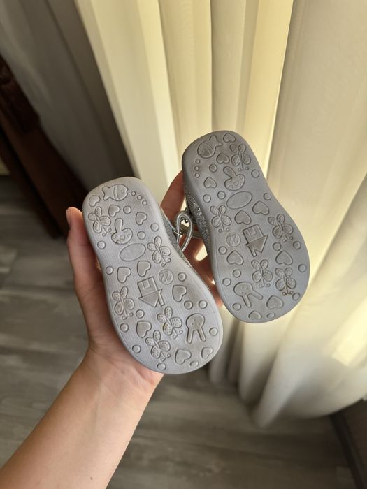 Туфлі для дівчинки 22 розмір