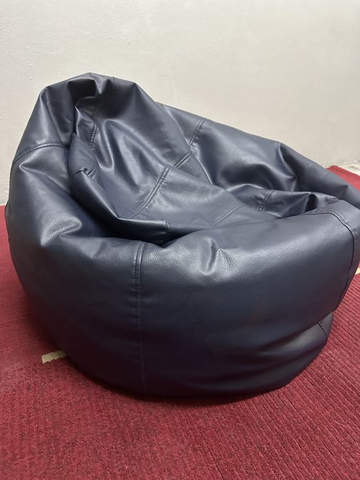 Puff Pêra em Eco pele - 2 azuis e 2 brancos